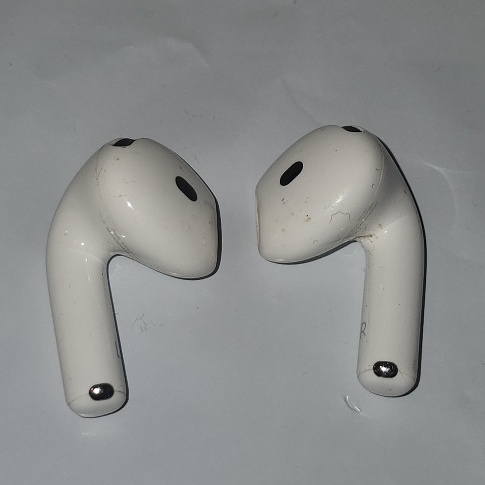 Apple Airpods 4 - A3058 - with case